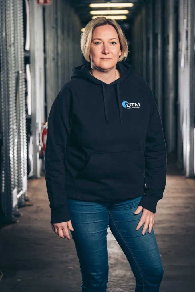 Janin Hoffmann – Vertrieb & Back-Office, DTM-Einlagerung